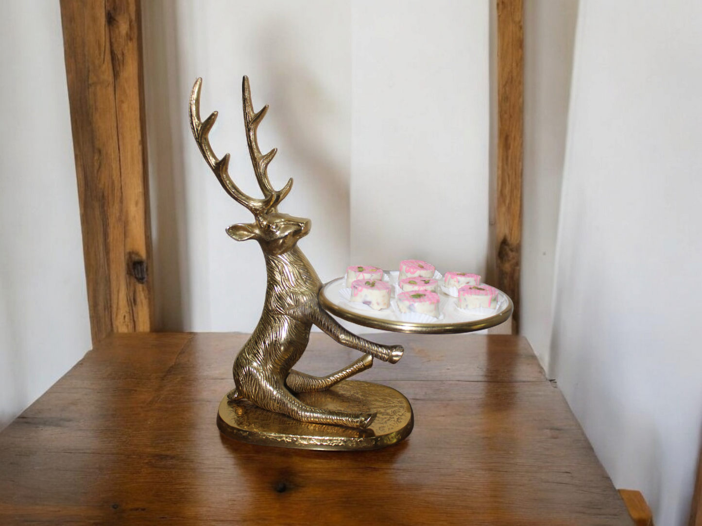 Brass Antique Deer With Plate - UTENSIO-THE CHOICE OF ARTISANS